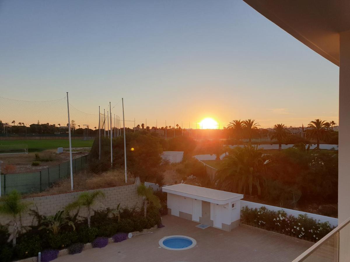 Sunset Condominium Lagos Esterno foto